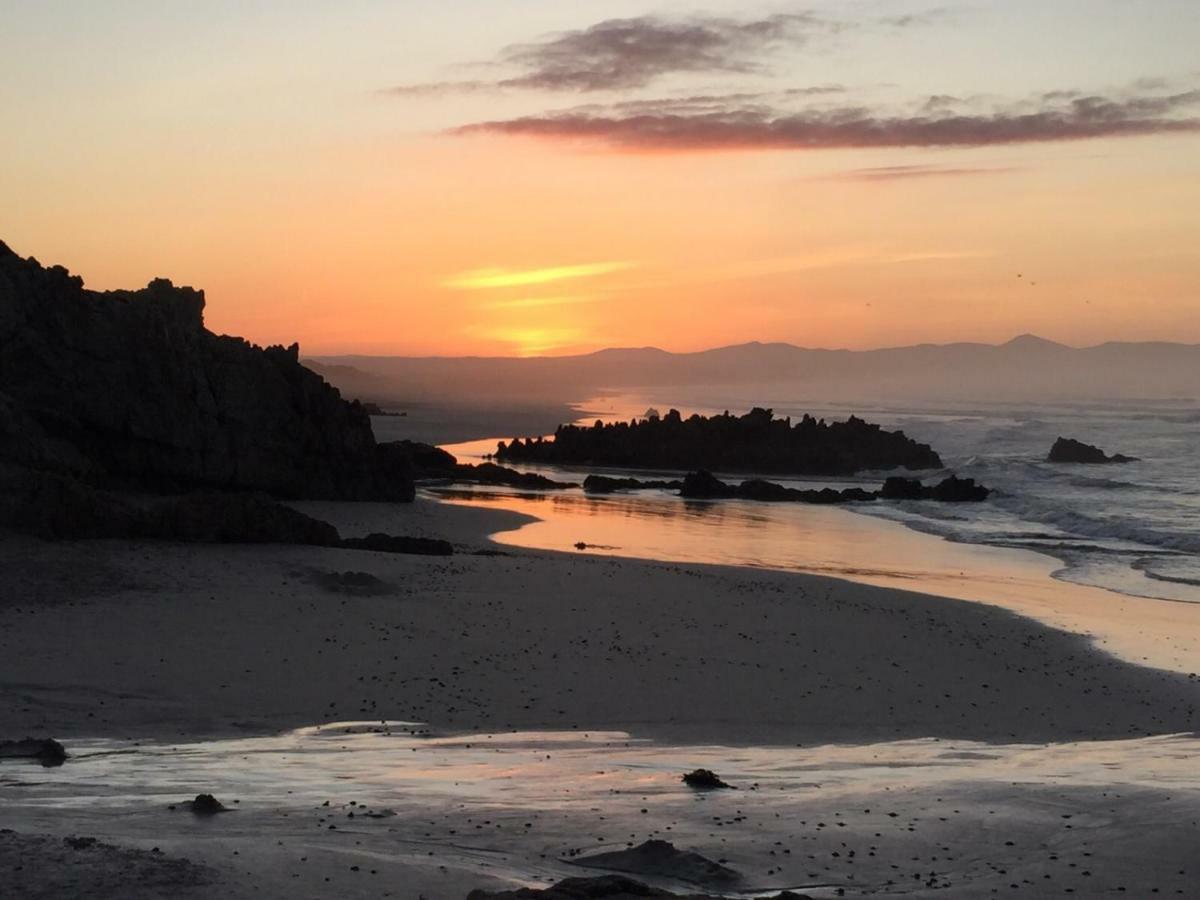 Troon Beach Cottage Hermanus Exterior photo